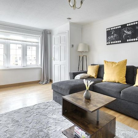 Liverpool Home With Free Parking West Derby Buitenkant foto