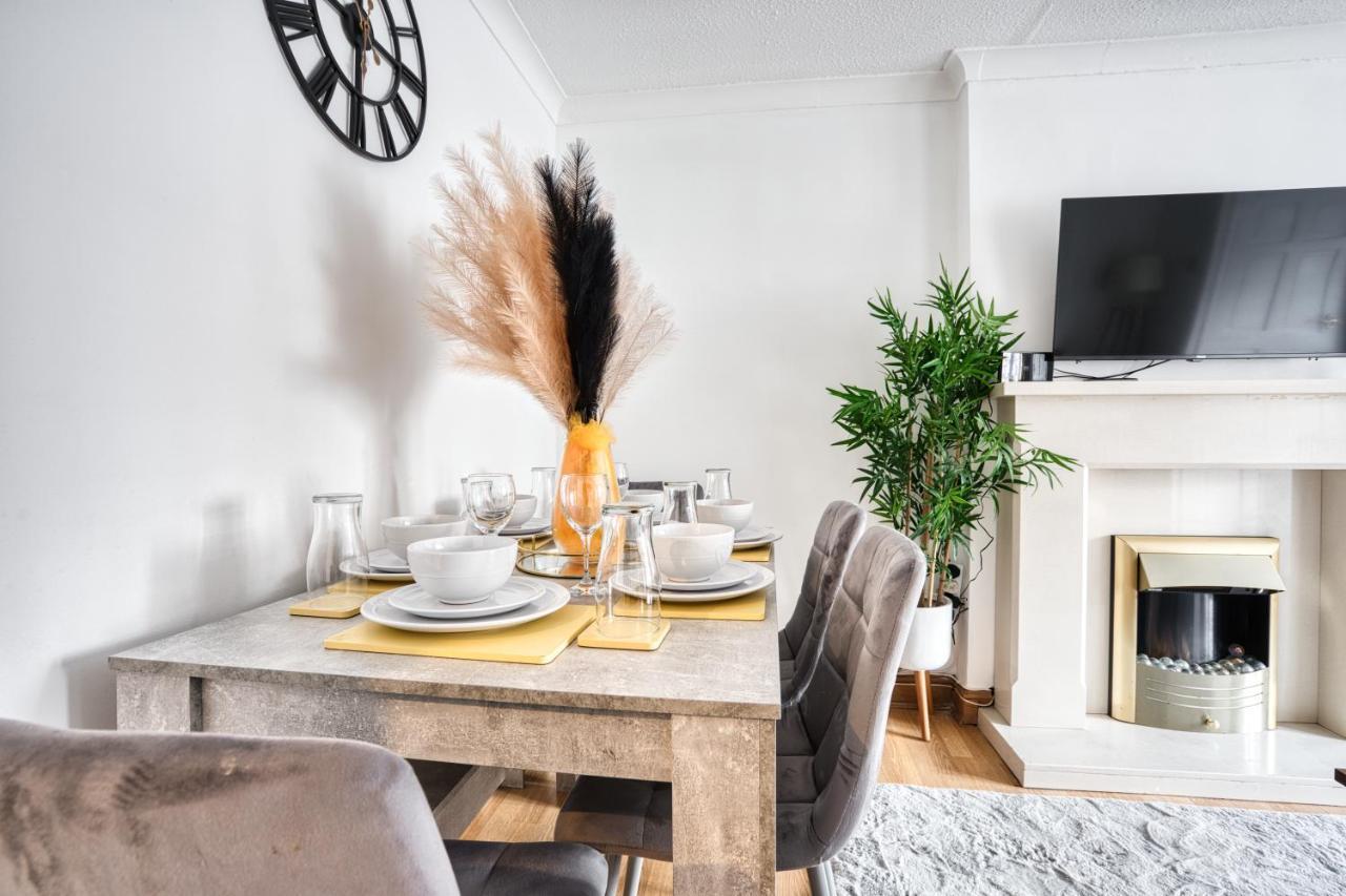 Liverpool Home With Free Parking West Derby Buitenkant foto