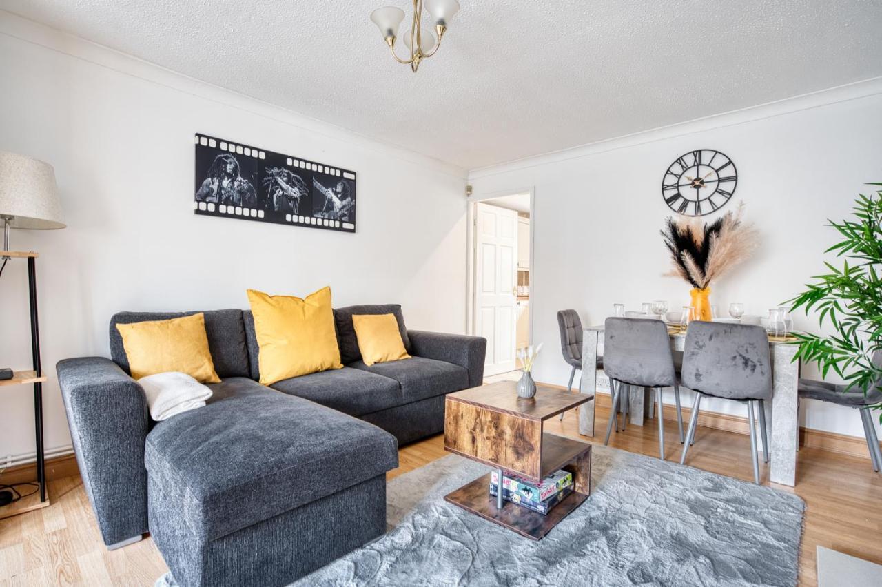 Liverpool Home With Free Parking West Derby Buitenkant foto