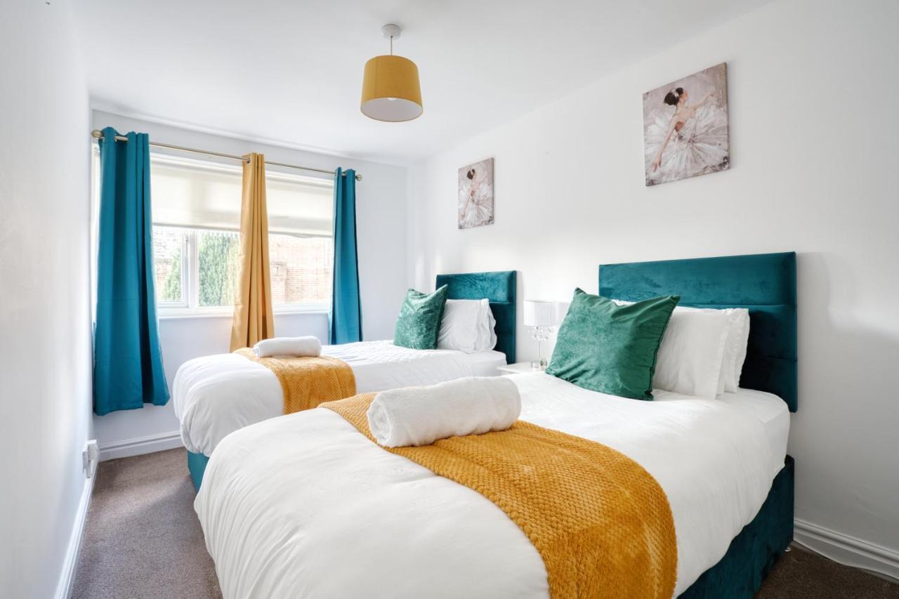 Liverpool Home With Free Parking West Derby Buitenkant foto